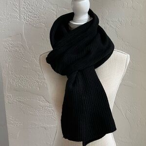 Note di Anita Black Wool/Cashmere Blend Winter Scarf  New With Tag‎